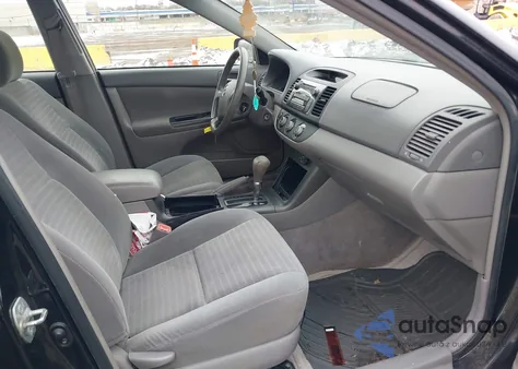 2005 Toyota Camry Std z USA, uszkodzony, nr VIN 4T1BE32K45U036795